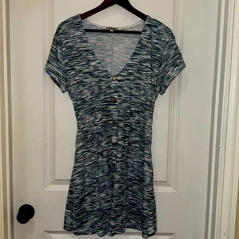 Xtraordinary Knit Dress in SZ Medium W Buttons